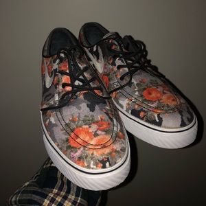 Digi-floral Janoskis